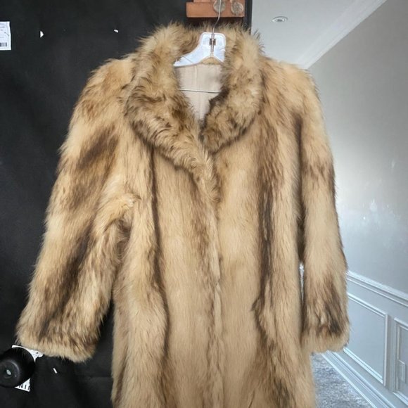 VINTAGE  LADIES REAL FOX FUR COAT - Picture 1 of 4